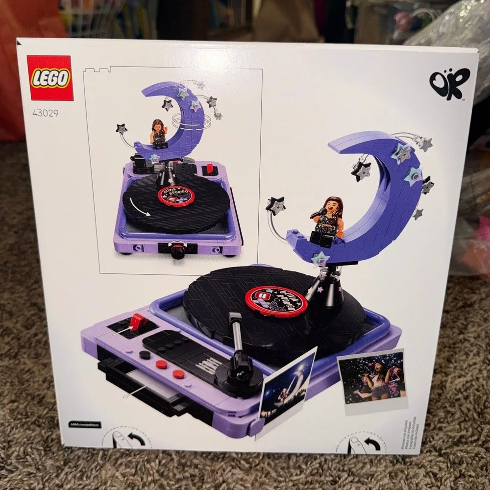 Lego-Editions Oliva Rodrigo's Concert Moon Building Set (NWT) 43029